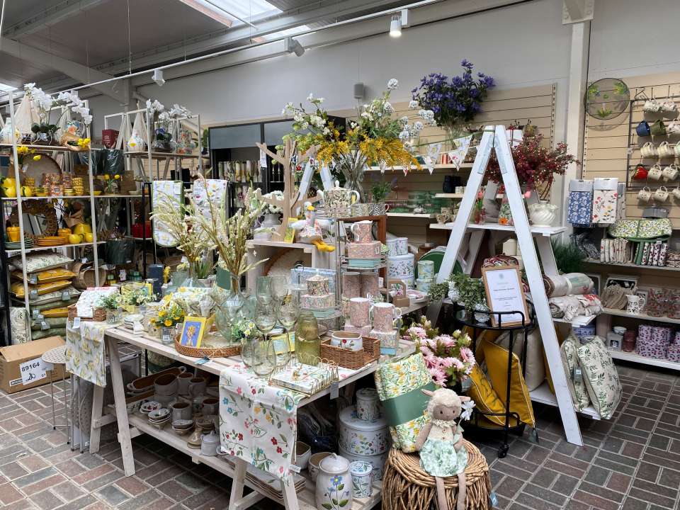 Pet Barn at Knights Betchworth