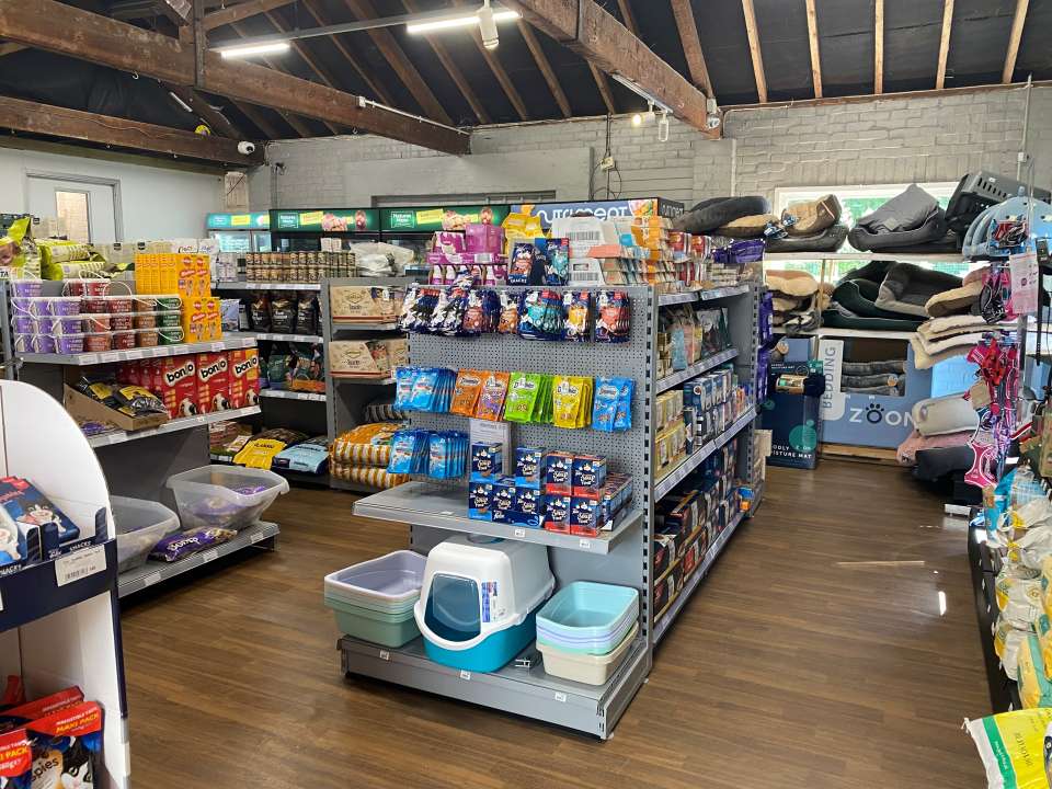 Pet Barn at Knights Betchworth
