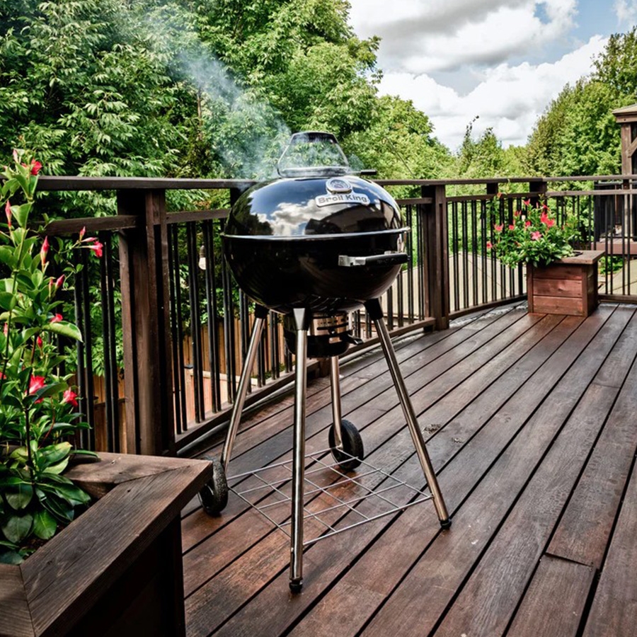 Broil King Crown Kettle 57cm - Knights Garden Centres