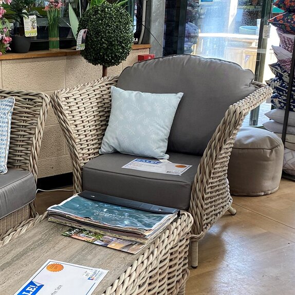 Daro Barcelona Lounging Chair 