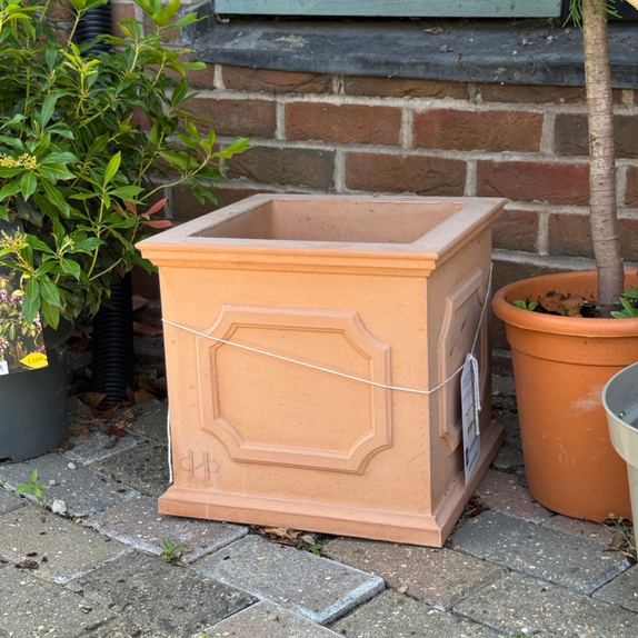 Haddonstone Heritage Planter - Small