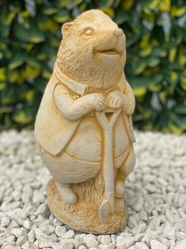 Melmar Stone Hedgehog With Spade - Sandstone