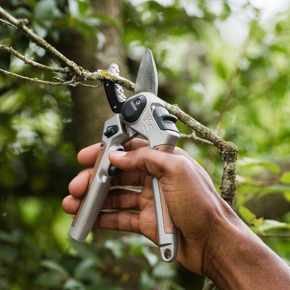 Surecut Hardwood Lite Anvil Secateurs - image 2